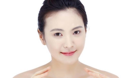 5個(gè)偷懶動(dòng)作讓你養(yǎng)出好肌膚