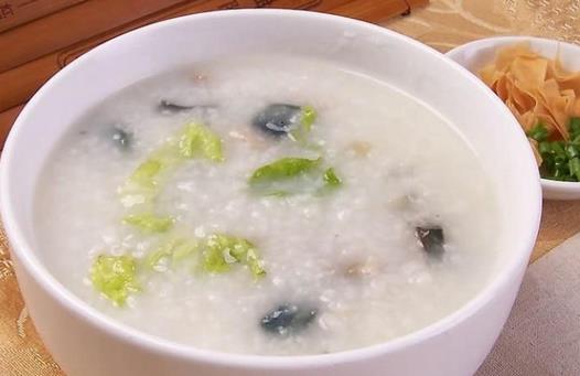 女性熬夜吃什么好？5款湯羹助你排毒養(yǎng)顏