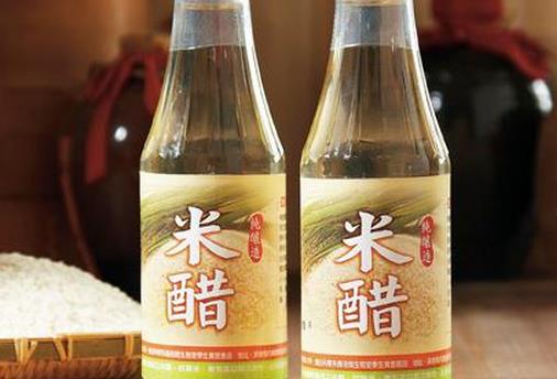 早晨洗臉?biāo)屑狱c(diǎn)“料” 六十歲不長(zhǎng)斑！