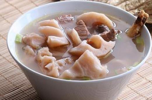 吃什么養(yǎng)生美容？ 推薦蓮藕排骨湯的做法