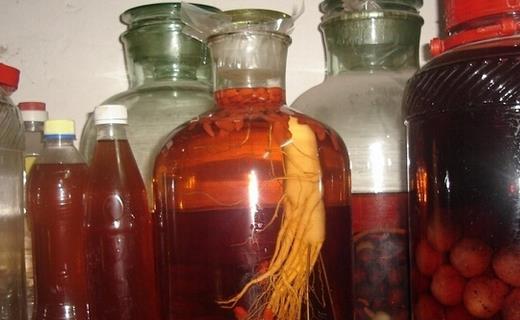中藥泡酒養(yǎng)生保健配方 讓你老當益壯