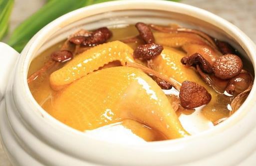 小竅門：如何煲出鮮美又營養(yǎng)的雞湯？