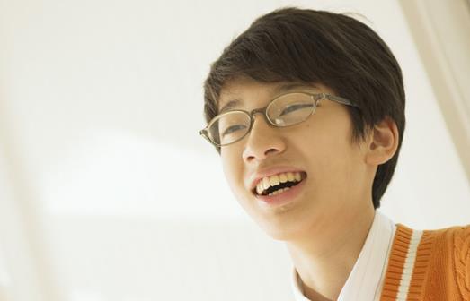 用眼疲勞怎么辦？健康食物幫你防治近視