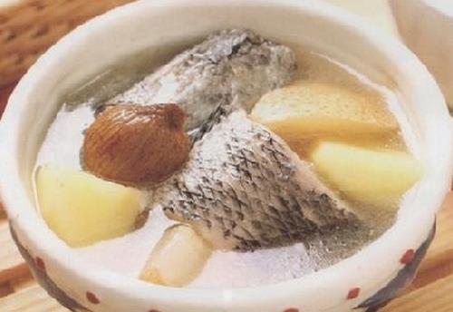 吃什么去黑眼圈？四款湯喝掉黑眼圈