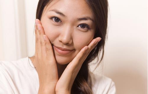 護(hù)膚：經(jīng)期長(zhǎng)痘長(zhǎng)斑怎么辦