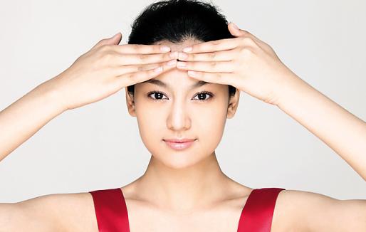 五大竅門(mén)緩解額頭長(zhǎng)痘痘