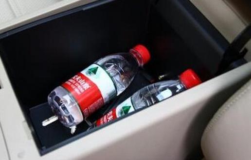 喝車里放的礦泉水會致癌？