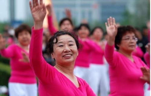 老人跳廣場(chǎng)舞有什么好處