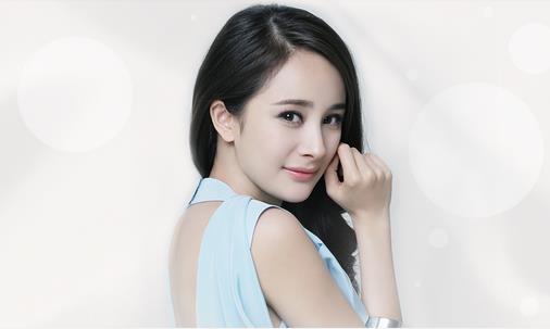 揪出臉部不對(duì)稱(chēng)元兇楊冪巧掩飾