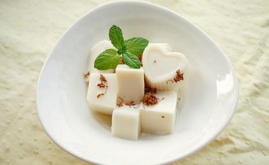 杏仁豆腐是怎樣的？杏仁豆腐的做法