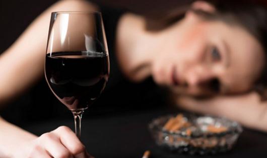 聞聞酒味判斷力就會下降？