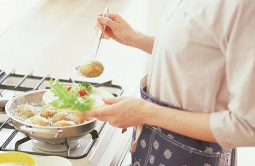 如何把營(yíng)養(yǎng)知識(shí)運(yùn)用到生活中？
