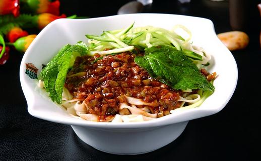 夏季如何做一碗美味炸醬面？
