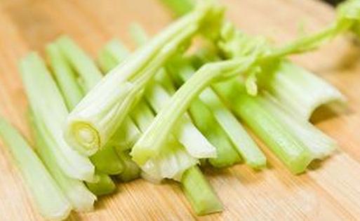 吃芹菜有哪些好處？芹菜能堅(jiān)固骨骼