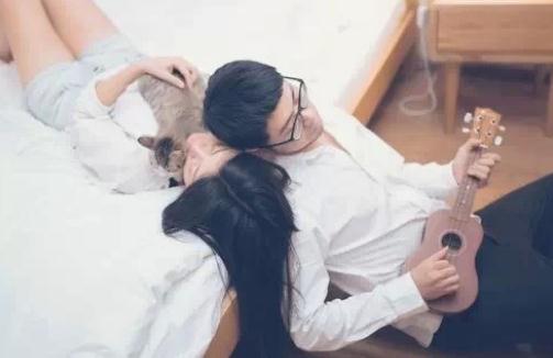 從男人的睡姿看出他對(duì)性的滿意度