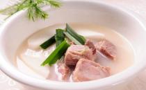 煲排骨湯不放鹽補(bǔ)鈣效果更好哦！