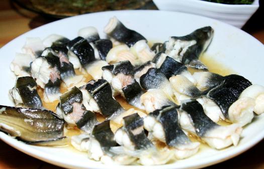 百合燉鰻魚(yú)怎么做？