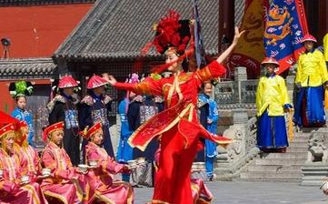 【滿族】滿族簡介_滿族傳統(tǒng)節(jié)日_滿族的風俗習慣_滿族服飾_滿族文化