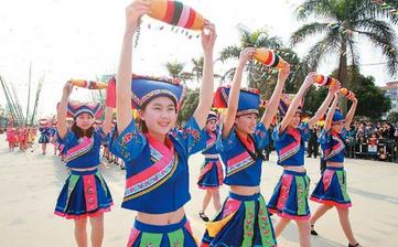 【壯族】壯族的由來(lái),簡(jiǎn)介,傳統(tǒng)節(jié)日,風(fēng)俗習(xí)慣,服飾,宗教,文化 【壯族】壯族的由來(lái),簡(jiǎn)介,傳統(tǒng)節(jié)日,風(fēng)俗習(xí)慣,服飾,宗教,文化