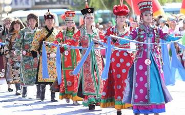 【蒙古族】蒙古族簡(jiǎn)介_蒙古族傳統(tǒng)節(jié)日_蒙古族風(fēng)俗習(xí)慣_蒙古族服飾 【蒙古族】蒙古族簡(jiǎn)介_蒙古族傳統(tǒng)節(jié)日_蒙古族風(fēng)俗習(xí)慣_蒙古族服飾