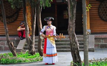 【怒族】怒族的由來(lái)簡(jiǎn)介_怒族傳統(tǒng)節(jié)日_怒族的風(fēng)俗習(xí)慣_怒族服飾 【怒族】怒族的由來(lái)簡(jiǎn)介_怒族傳統(tǒng)節(jié)日_怒族的風(fēng)俗習(xí)慣_怒族服飾