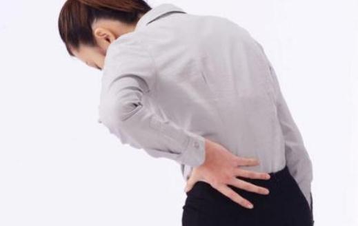 女人經(jīng)常腰痛是啥原因？