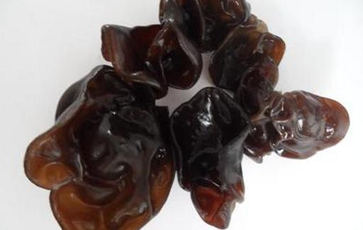 這些蔬菜必須煮熟了再吃！