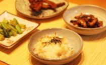 晚飯吃太晚小心發(fā)胖！