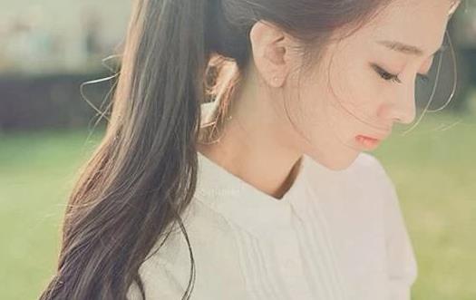 愛(ài)情里女人應(yīng)該主動(dòng)些還是含蓄些？
