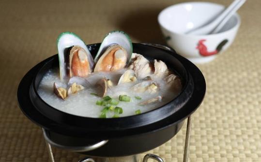 油鍋中有雜質(zhì)如何清洗？
