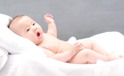 新生兒吐奶怎么回事？新生兒吐奶如何護(hù)理