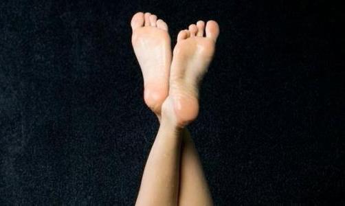 甲溝炎是什么？患甲溝炎的原因