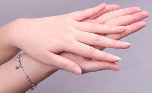 手指甲發(fā)紫怎么回事？手指甲發(fā)紫怎么辦