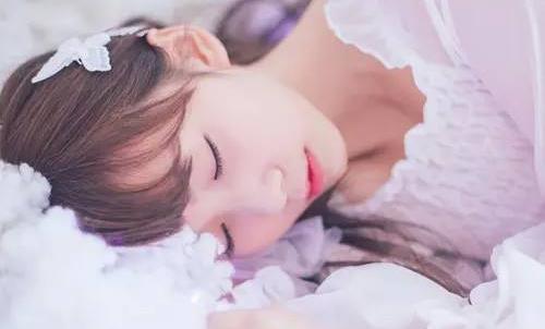 女人熬夜會有那么多危害！