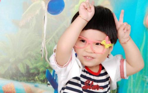 家長如何培養(yǎng)2歲孩子的社交能力