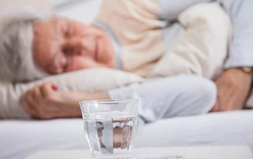 老年人睡眠時(shí)間短是怎么回事