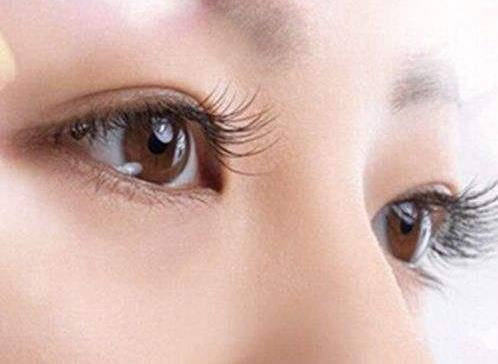 眼部整容時可能遇到的問題及存在的6大誤區(qū) 動人眼眸的標(biāo)準(zhǔn)