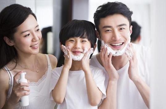 男人刮胡子的工具 正確去除胡子方法 刮胡子注意事項(xiàng)