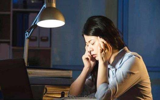 女人熬夜會(huì)變黑 熬夜皮膚保養(yǎng)法則須知