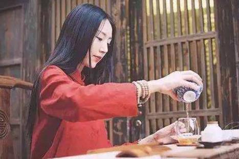 女人喝哪些茶有助于排毒？女人如何排毒才有效