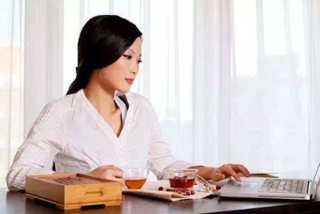 女人喝哪些茶有助于排毒？女人如何排毒才有效