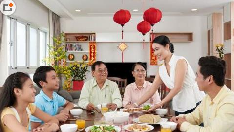 過(guò)年吃得太油膩易肥胖 過(guò)年要牢記十大飲食原則