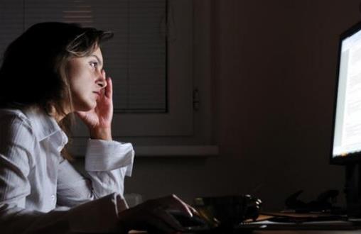 女性熬夜壞處 甩掉危害從充足睡眠開(kāi)始