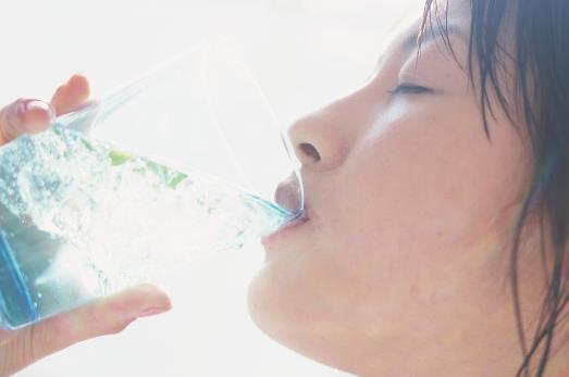 喝水減肥的原理 喝水減肥謹(jǐn)記4個原則