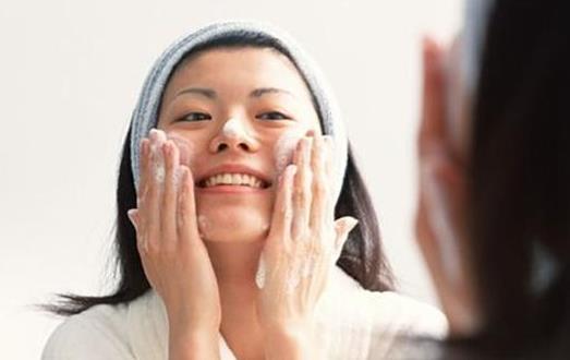 使用漂胡劑去除小胡子需謹(jǐn)慎 女生去除小胡子的妙招