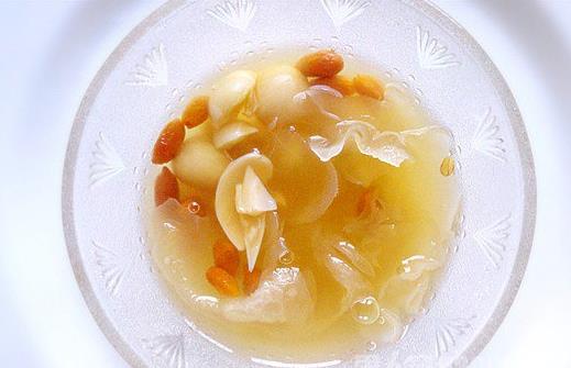經(jīng)常熬夜的人吃什么？女性宜選滋陰祛火食療方
