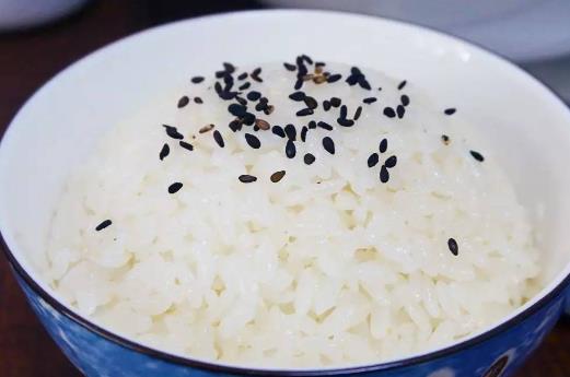 動(dòng)手做蜂蜜果凍小點(diǎn)心，孩子放心吃