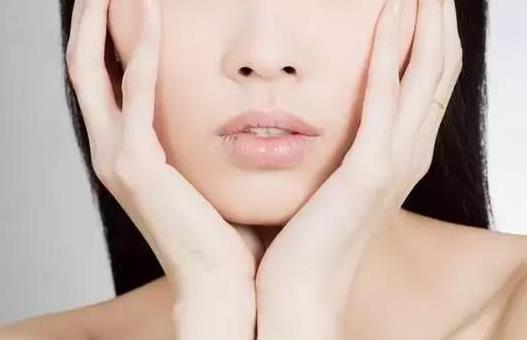 痘痘怎么消除,及時護(hù)理是必要的,如果臉上出現(xiàn)痘痘不要