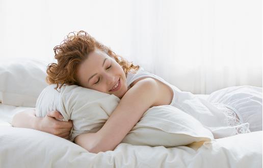 肝受傷易導致身體發(fā)黑 科學飲食與睡眠護肝保健康