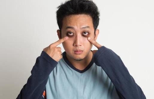 肝受傷易導致身體發(fā)黑 科學飲食與睡眠護肝保健康